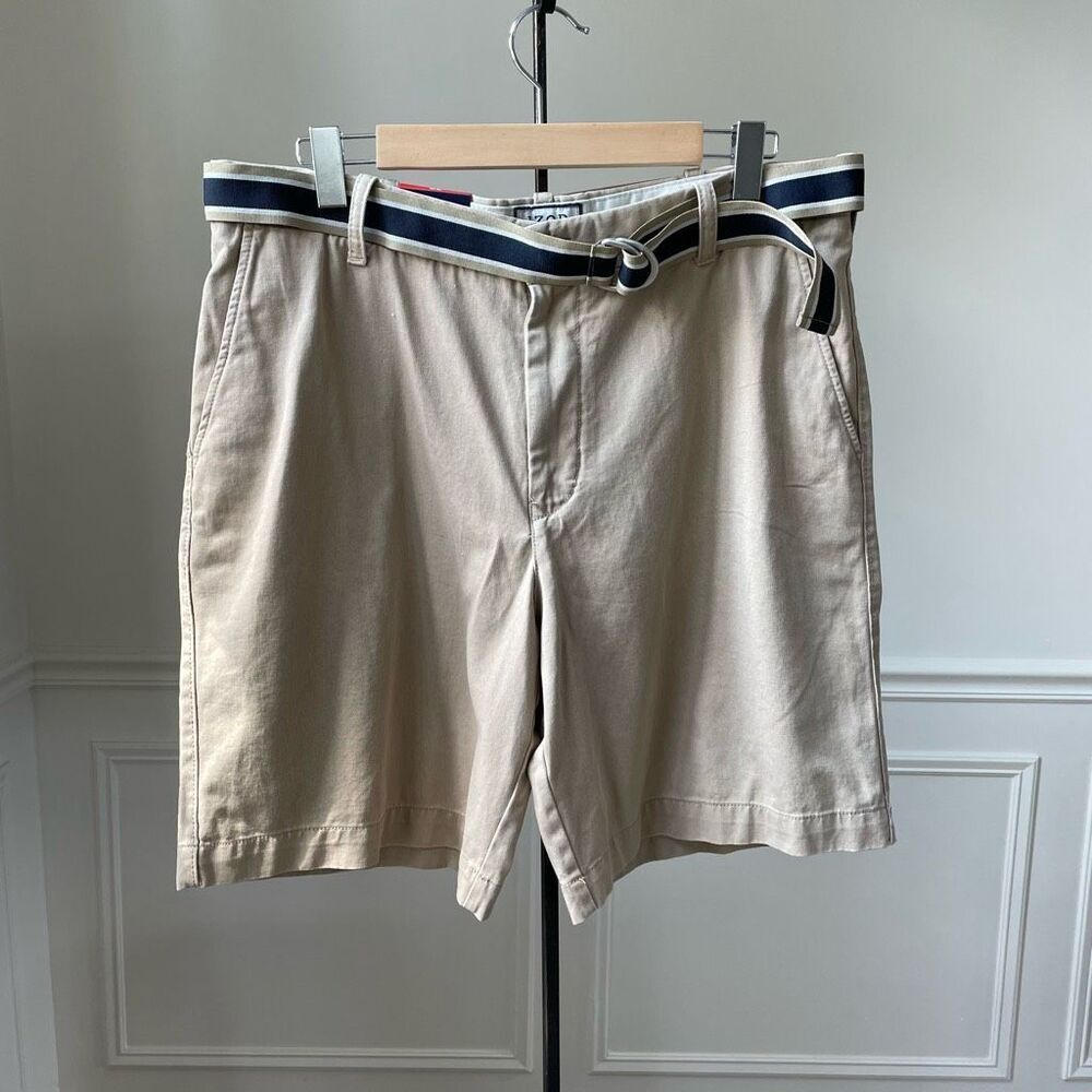 NWT Izod Cotton Lhaki Flat Front Shorts Belt 36